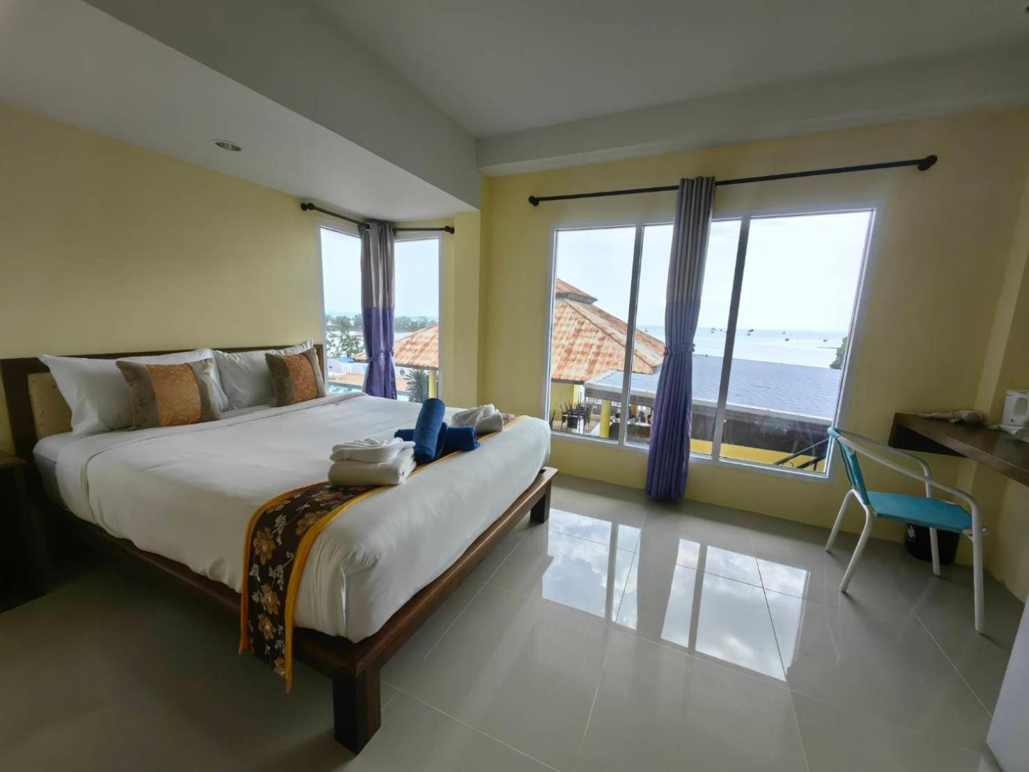 Hotel Chom By The Sea Ao Nam Mao Exteriér fotografie
