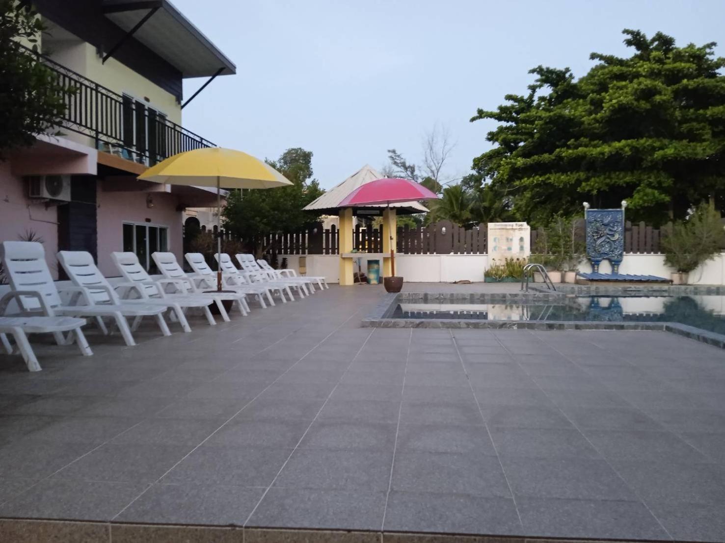Hotel Chom By The Sea Ao Nam Mao Exteriér fotografie