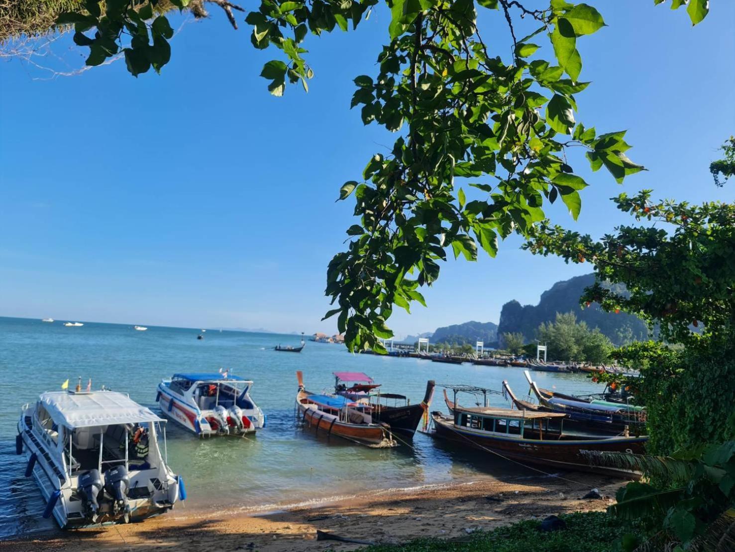 Hotel Chom By The Sea Ao Nam Mao Exteriér fotografie