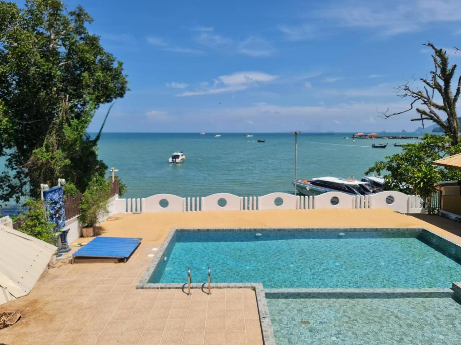 Hotel Chom By The Sea Ao Nam Mao Exteriér fotografie