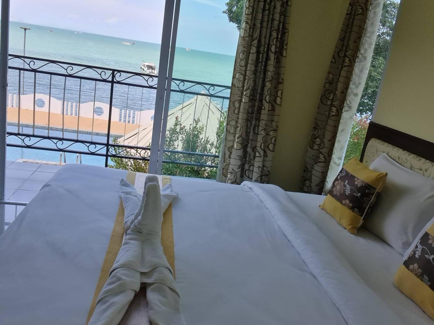 Hotel Chom By The Sea Ao Nam Mao Exteriér fotografie