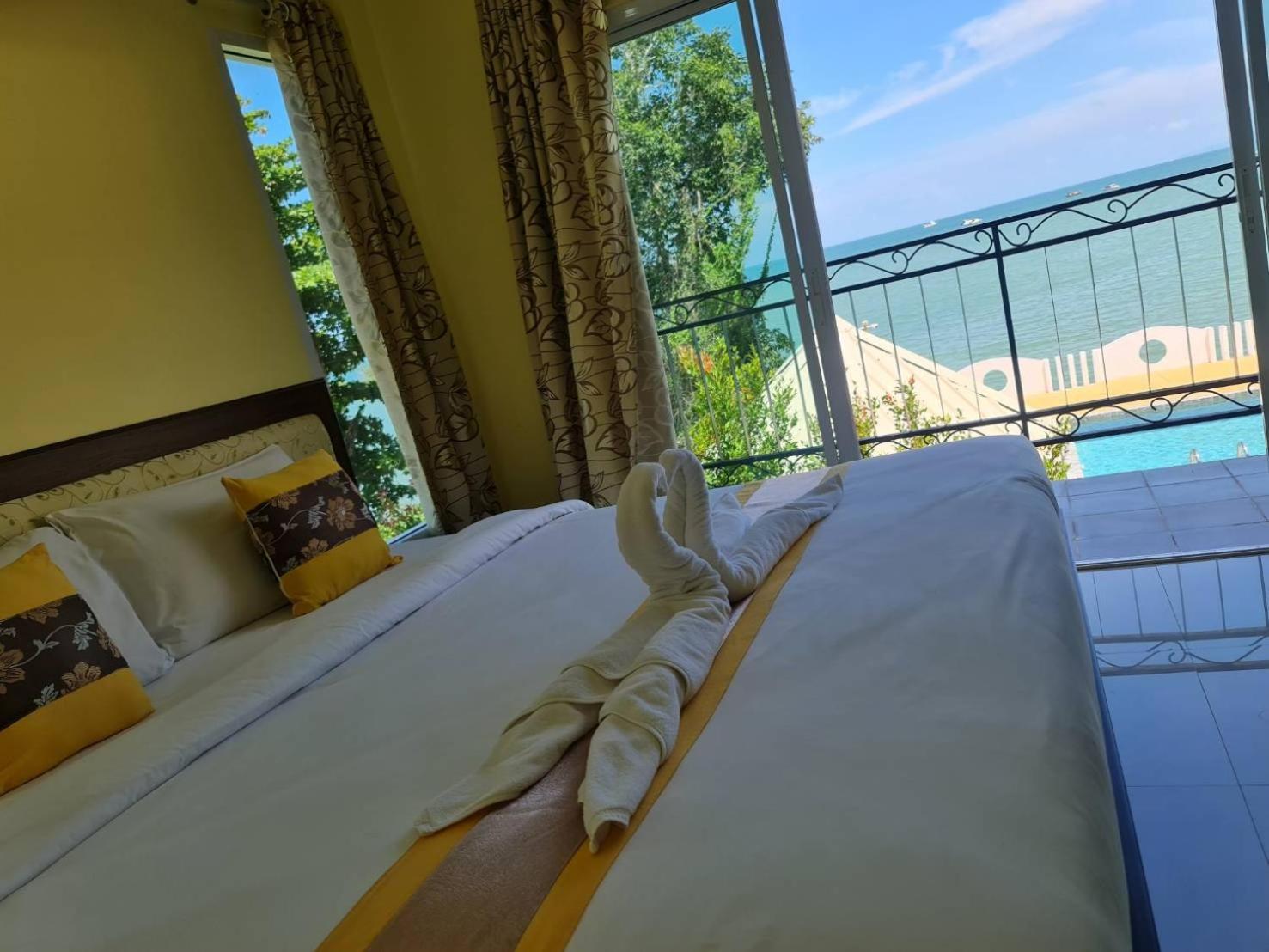 Hotel Chom By The Sea Ao Nam Mao Exteriér fotografie
